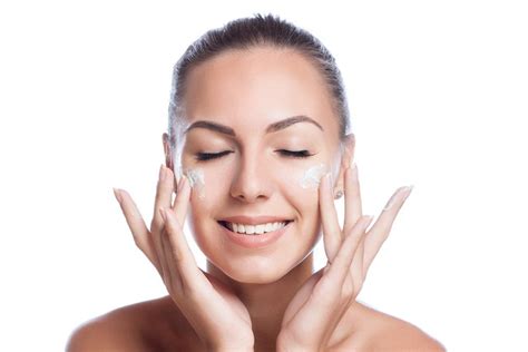 7 Langkah Mudah: Cara Facial Wajah Glowing di Rumah!