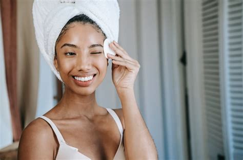 7 Langkah Mudah: Cara Facial Wajah Glowing di Rumah!