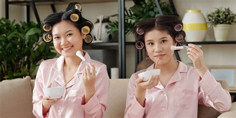 7 Langkah Mudah: Cara Facial Wajah Glowing di Rumah!