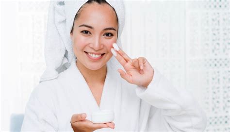 7 Cara Ampuh Merawat Wajah Sensitif: Bye-Bye Iritasi!