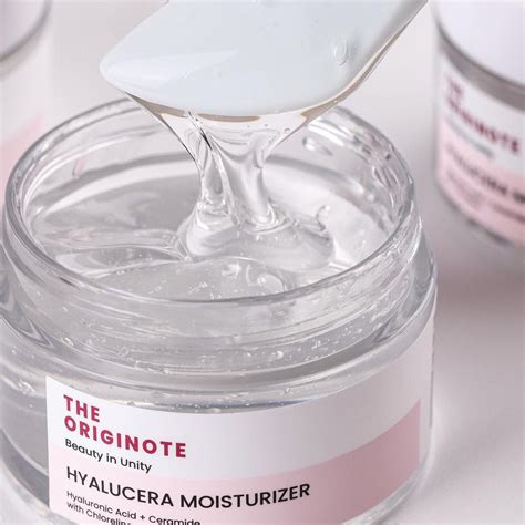 5 Moisturizer Ampuh untuk Kulit Normal: Glowing Seketika! 5 Moisturizer Ampuh untuk Kulit Normal: Glowing Seketika!