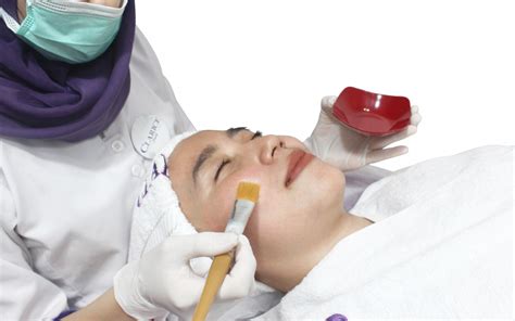 5 Paket Facial Anti-Aging Bikin Kulit Kinclong Kayak Artis! 😱