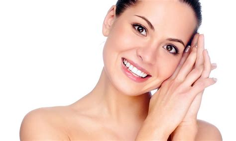 5 Paket Facial Anti-Aging Bikin Kulit Kinclong Kayak Artis! 😱