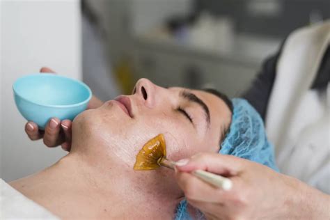 7 Nama Perawatan Wajah Kekinian yang Bikin Glowing Maksimal 7 Nama Perawatan Wajah Kekinian yang Bikin Glowing Maksimal