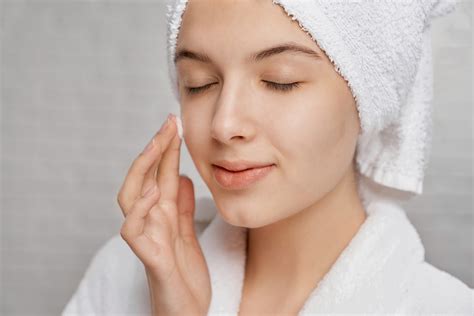 7 Rahasia Kulit Awet Muda Bebas Kerutan, No. 5 Bikin Kaget!